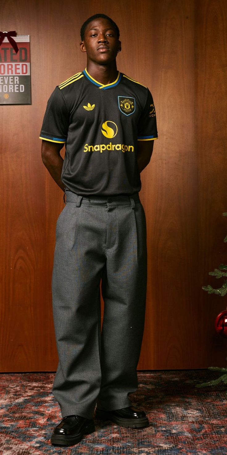 THE SOCCER CASUAL FIT